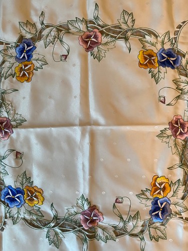 Tischdecke mit blumen bestickt - blumen,