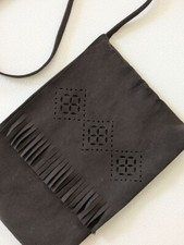 "MEXX" Umhängetasche mit Fransen in Wildleder Optik, gefüttert - NEU