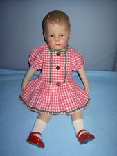 Schöne Alte Puppenkleidung