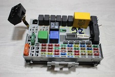 Sicherungskasten Relaiskasten 24431677 / 24412497 Opel Astra G Bj,2002