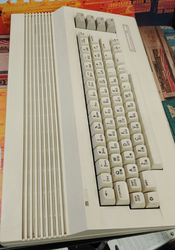 Commodore c64c - 64, (+