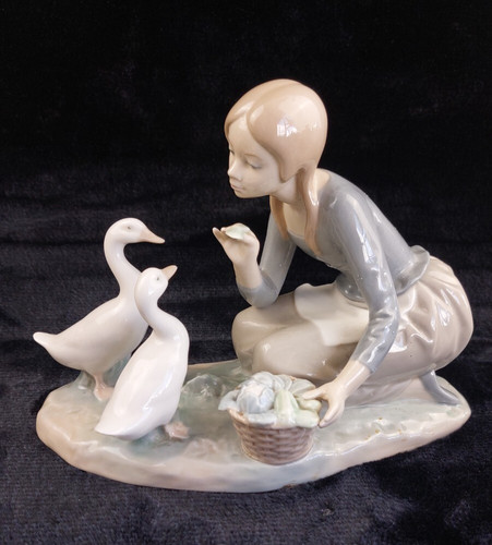 Lladro mädchen fütternde - mädchen,