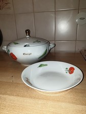 Suppenterrine mit deckel und 6 tiefen Tellern