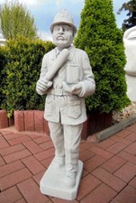 Steinfigur Polizei