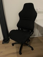 Schreibtischstuhl / Drehstuhl / Gamingstuhl von MaxNomic Pro-Chief schwarz weiß