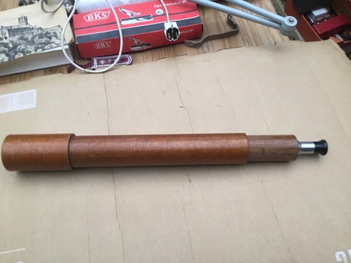 Altes teleskopfernrohr mit - altes,
