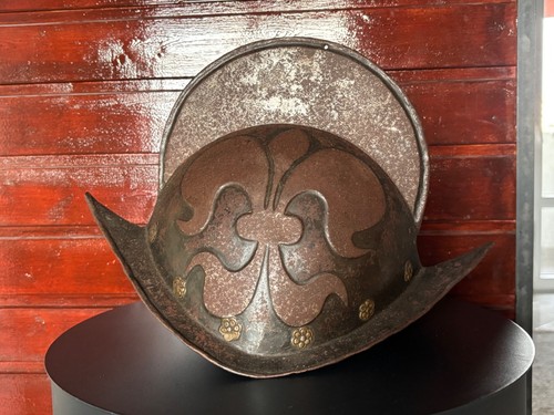 Morion helm schwarzweiß - morion, helm–schwarzweiß