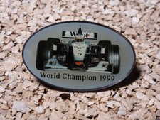 Pin Button Formel 1 West Mc. Laren Mercedes Champion 1999 Logo aus Pinsammlung