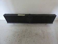VW Passat 32B BJ 82 Fließheck Kühlergrill Frontgrill Halter defekt