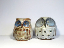 2x  Keramik Figur Waldkautz Eule ca. 4cm hoch,  Künstler + Hersteller unbekannt