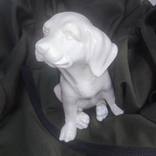 Hund aus Porzellan