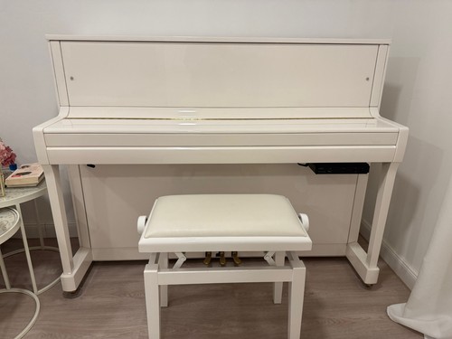 Klavier weiß incl - ., sitzbank