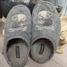 Hausschuhe 37 getragen für