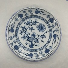 Altes Zwiebelmuster Porzellan Teller Dm. 22 cm,Tiefe 3,5 cm aus der Stadt Meißen