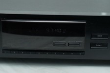 FM/AM RDS Synthesizer Tuner