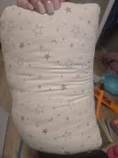 Stillkissen mit Sternenmuster