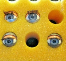 2 Paar alte Puppenaugen