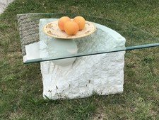 Couchtisch mit Glasplatte Beton aehnliches Matreial