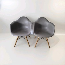 2 Vitra Armchair DAW – Grau, Ahorn – Originale Designklassiker - Lounge-Höhe
