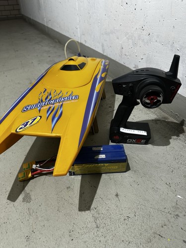 Surge crusher rennboot - surge,
