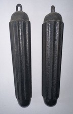 2 alte Uhrengewichte