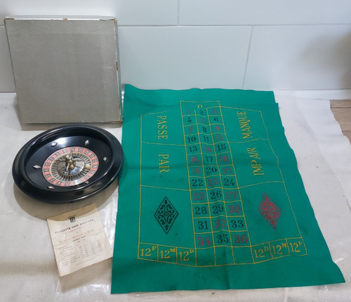 Sehr altes roulette baccara - /,