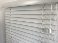 Holz Jalousie, 50 mm Lamellen, weiß, 48x60 cm; inkl. Montagematerial