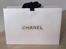 CHANEL Karton Geschenk Box 28