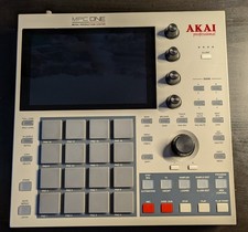 AKAI Professional MPC one  Retro Edition