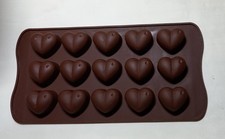 B) 1 Silikon Pralinen- Form "