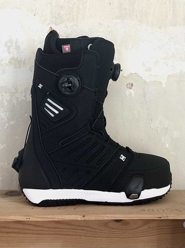 Shoes judge step on - step,