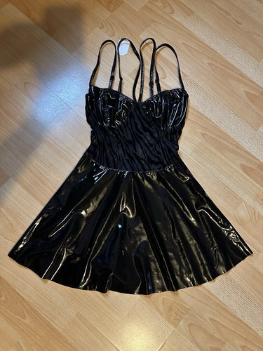 Minikleid aus lack - aus,