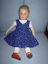 Schöne alte Puppenbekleidung