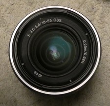 wie NEU Sony Objektiv SEL1855 E OSS E-Mount 18-55 Alpha Silber