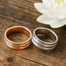 Titanstahl Ring Rillen Design