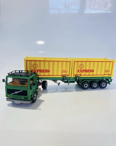 Siku 3111 volvo 10 - volvo,