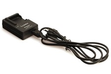 Original Panasonic Battery Charger Ladegerät DE-A82 für Akku DMW-BCJ13E