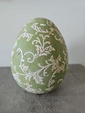 Großes Osterei Ei Deko Dekoration Keramik grün mit floralem Muster