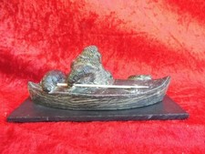 schöne Steinfiguren , Eskimo in Kajak , Robbenjäger , A.Wolf , signiert !