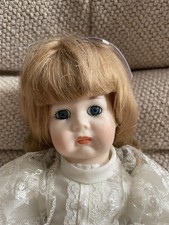 Sammlerpuppe Künsterpuppe Porzellanpuppe Vintage mit Taufkleid 26 cm