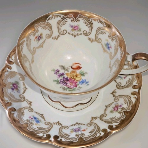 Vintage teetasse sauser - &,