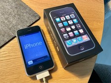 Apple iPhone 3GS - 16GB -