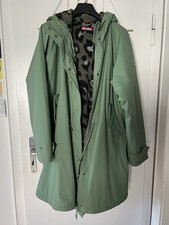 Derbe Tidaholm Leo gefüttert