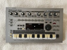 Roland MC-303 Groovebox –