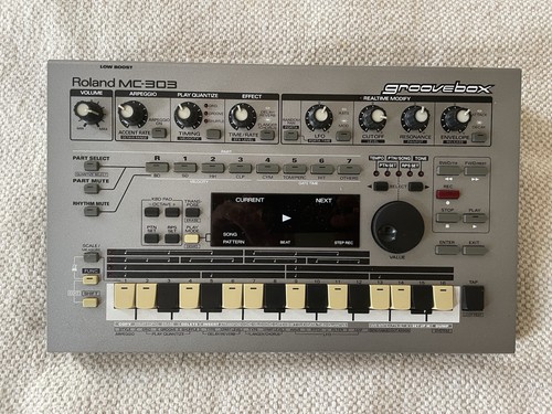 Roland 303 groovebox - roland, mc-303