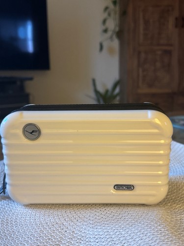 Rimowa first class - first,