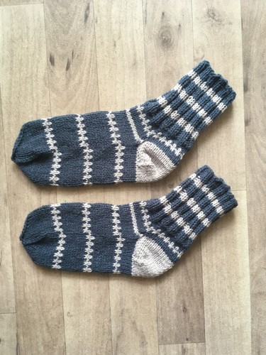 Selbst gestrickte wollsocken - selbst,