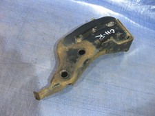 Opel Frontera B: Halter