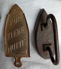 Kleines antikes Bügeleisen