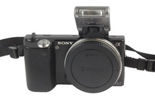Sony Alpha NEX-5 14.2MP